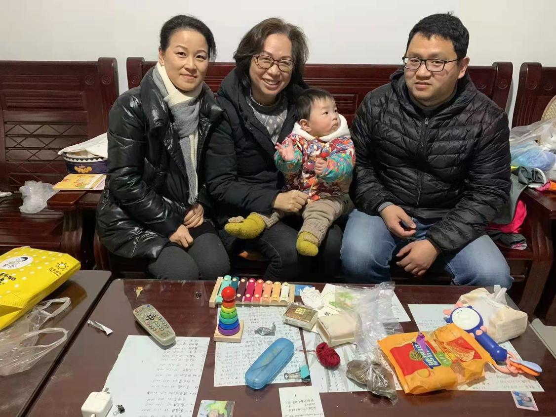 图为走访慰问照片