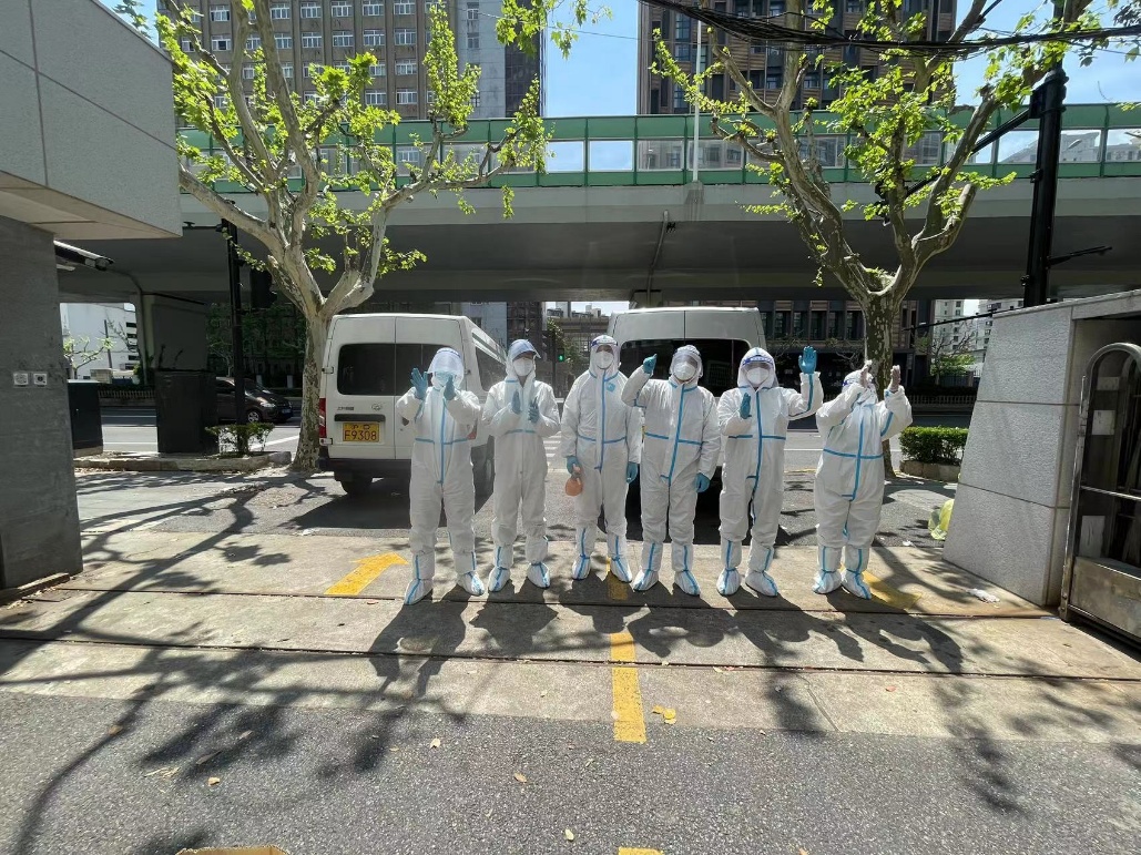 图为值守的驾驶员们