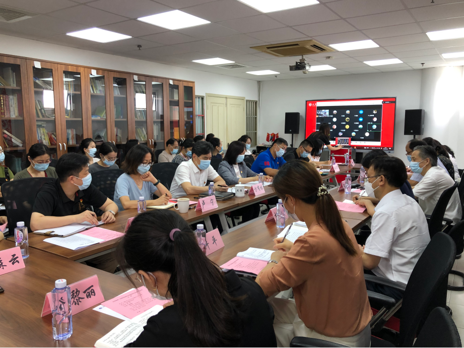 校党委副书记陈晓峰发言讲话