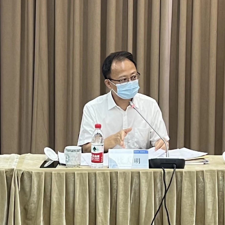 学校召开上海市第十二次党代会精神传达与宣讲会，由校党委书记沈大明传达与宣讲