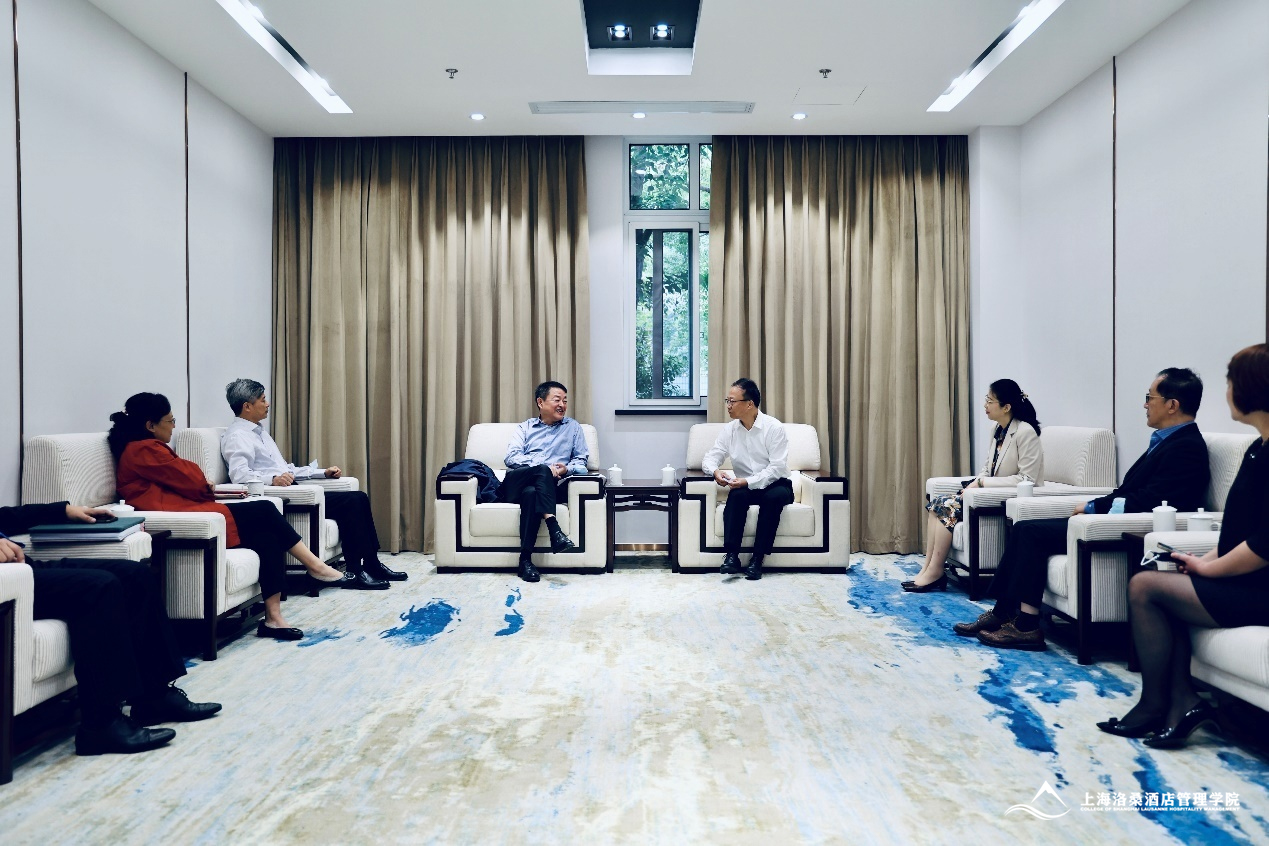 图为校企双方交流现场