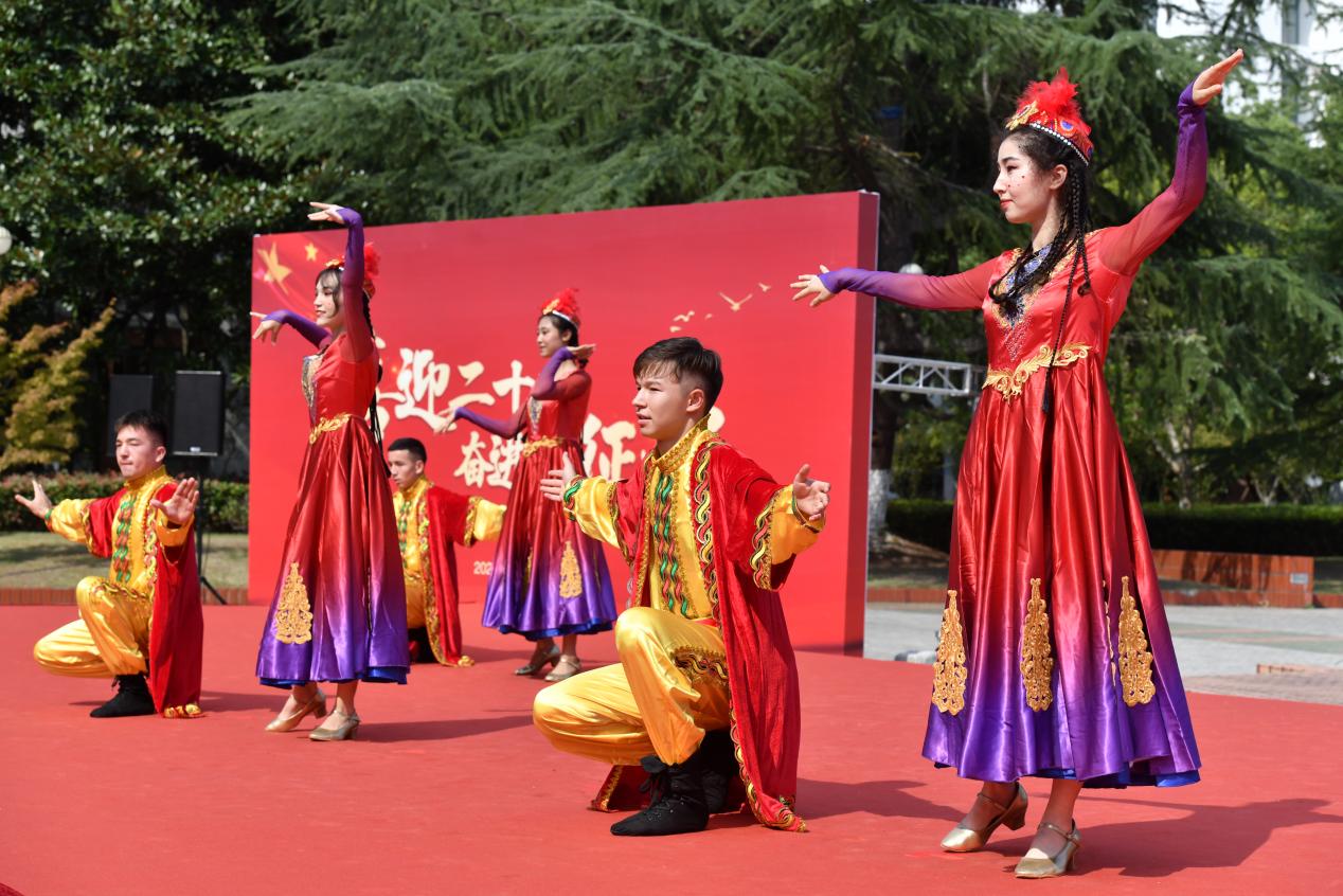 节目表演