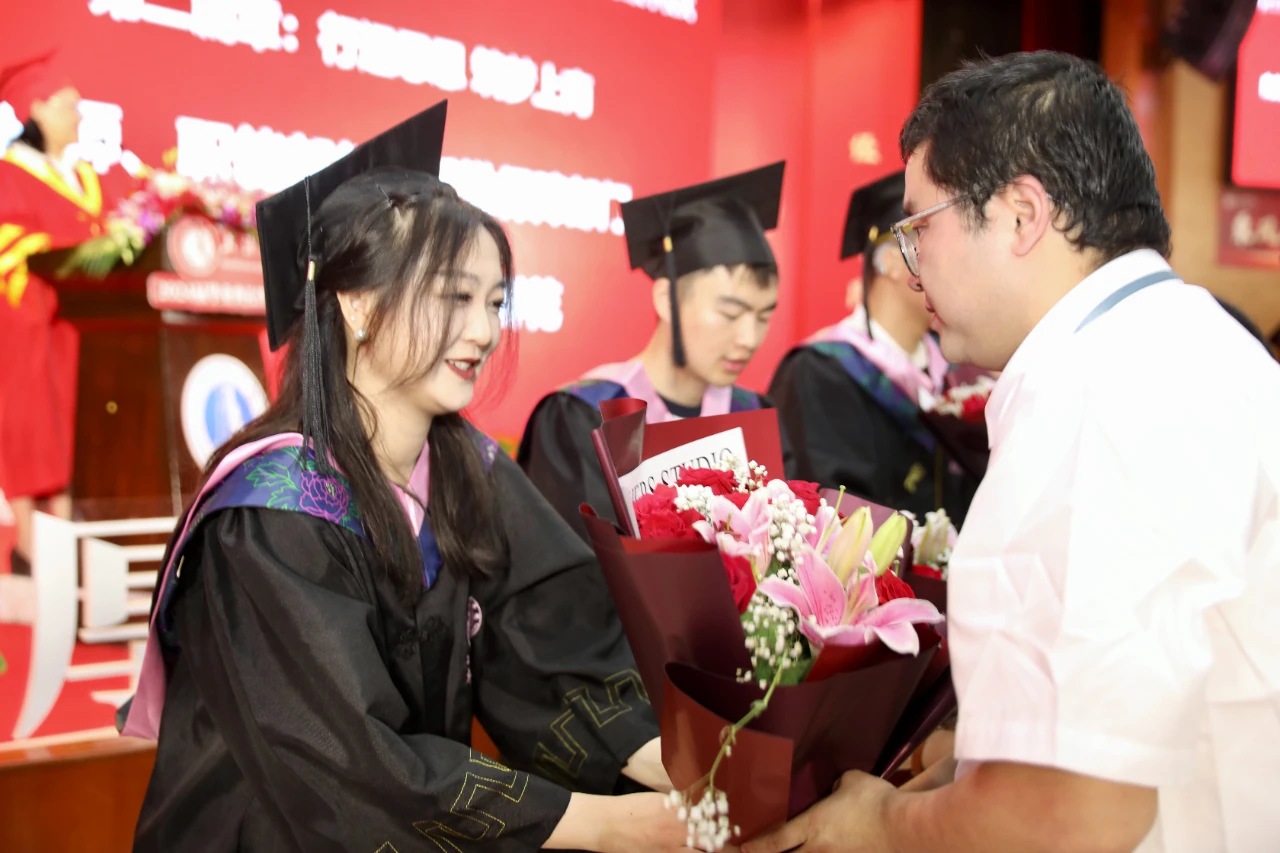 35dc68da91e5d7709a8316bf18c3d0ca.jpg